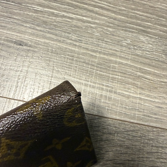 Louis Vuitton Wallet - Picture 4 of 11
